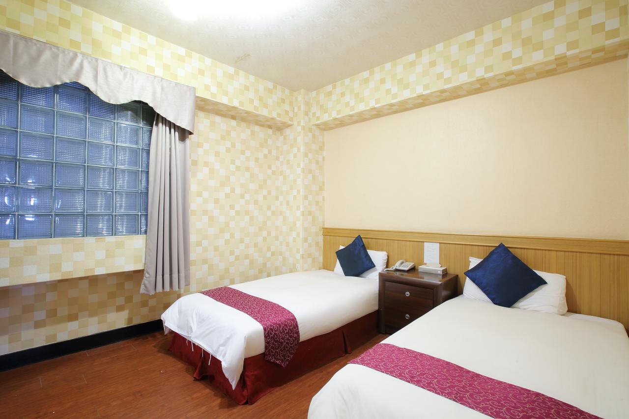 Chiayi Crown Hotel Екстериор снимка