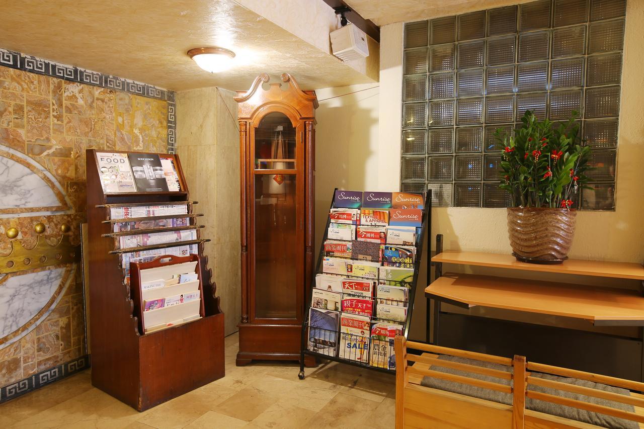 Chiayi Crown Hotel Екстериор снимка